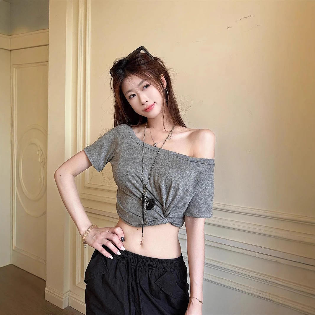 辣妹白色露肩短袖恤女夏季扭结修身设计感小众显瘦短款露脐上衣