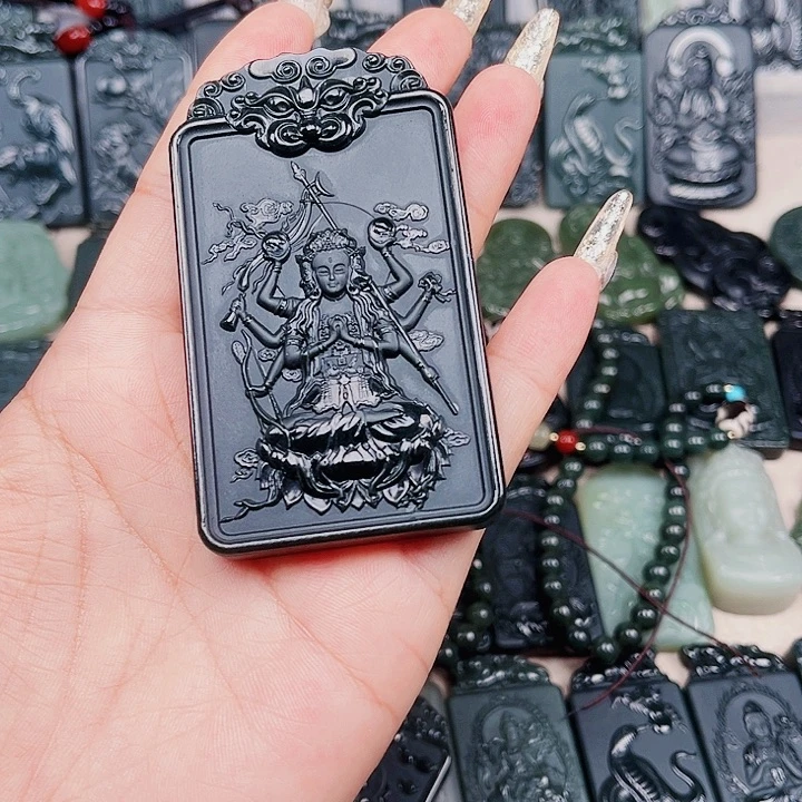 克***曼和田玉未镶嵌颈饰