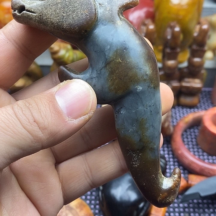 未镶嵌蛇纹石玉颈饰