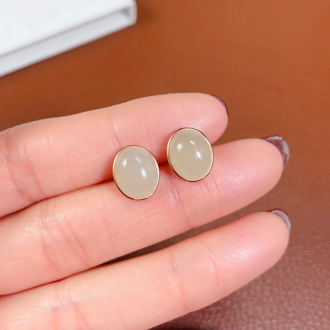 天然和田玉晴水耳钉银镶玉包镶蛋面耳饰