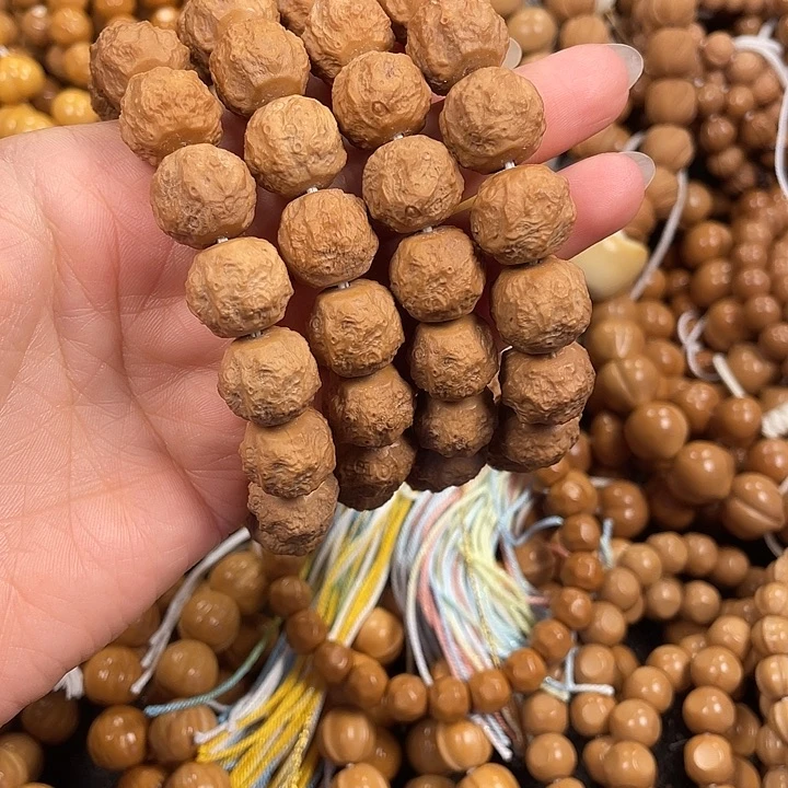 吊坠猴头核桃微瑕龙蛇