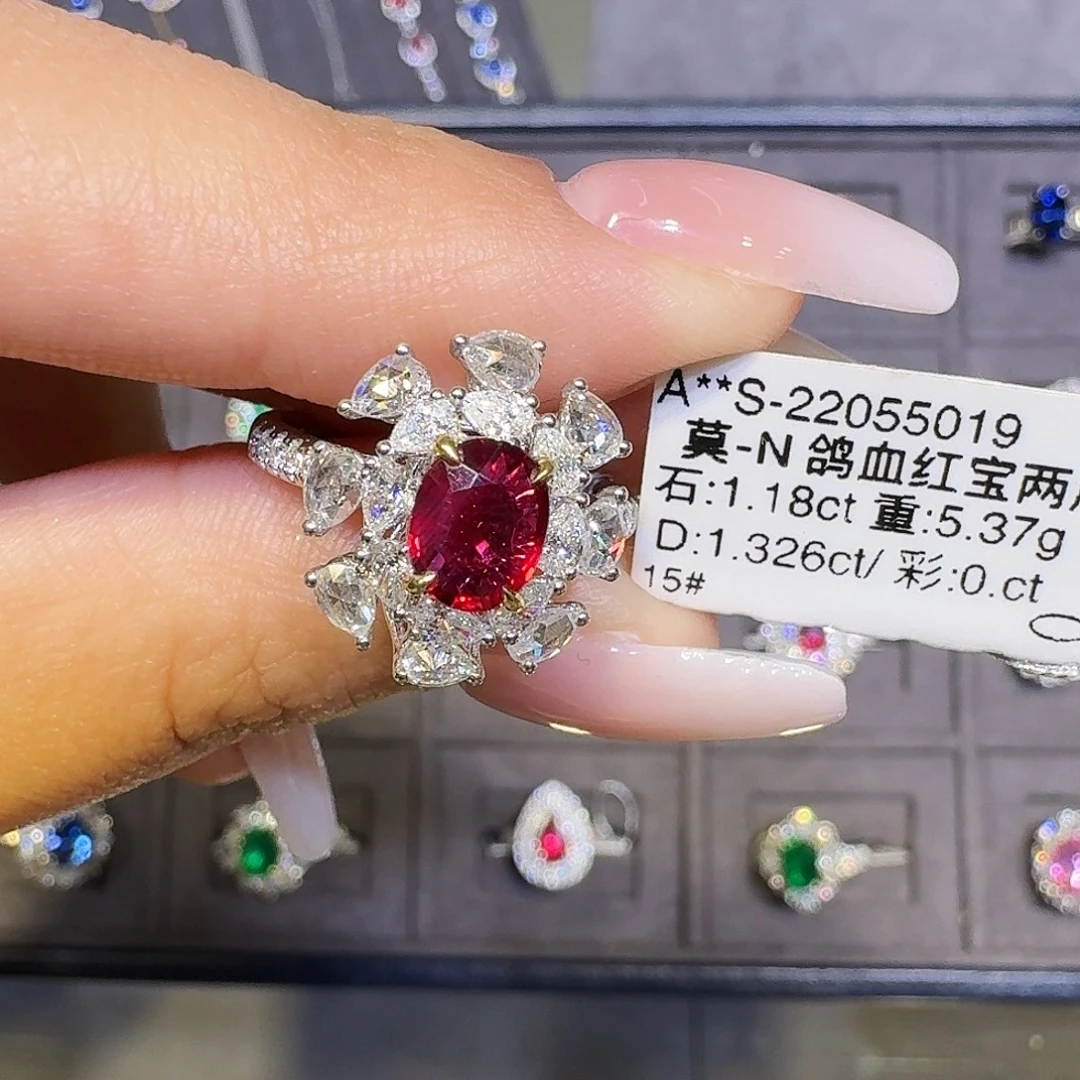 戒指18K金镶嵌红宝石1.18