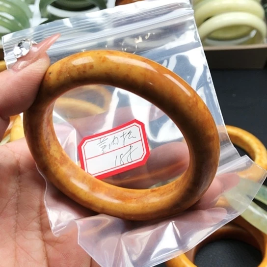 蛇纹石玉手镯未镶嵌黄*松