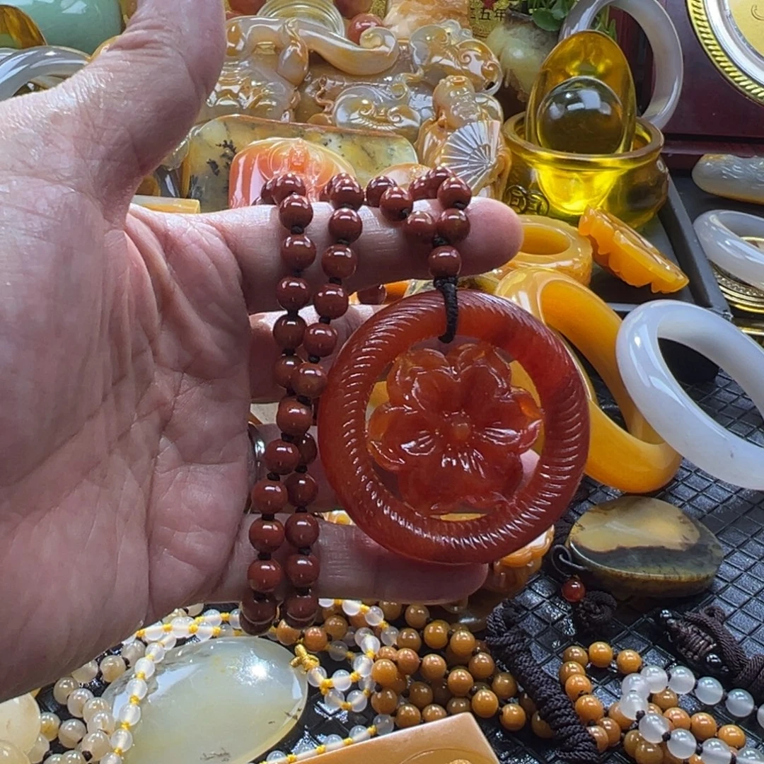 石英质玉未镶嵌颈饰