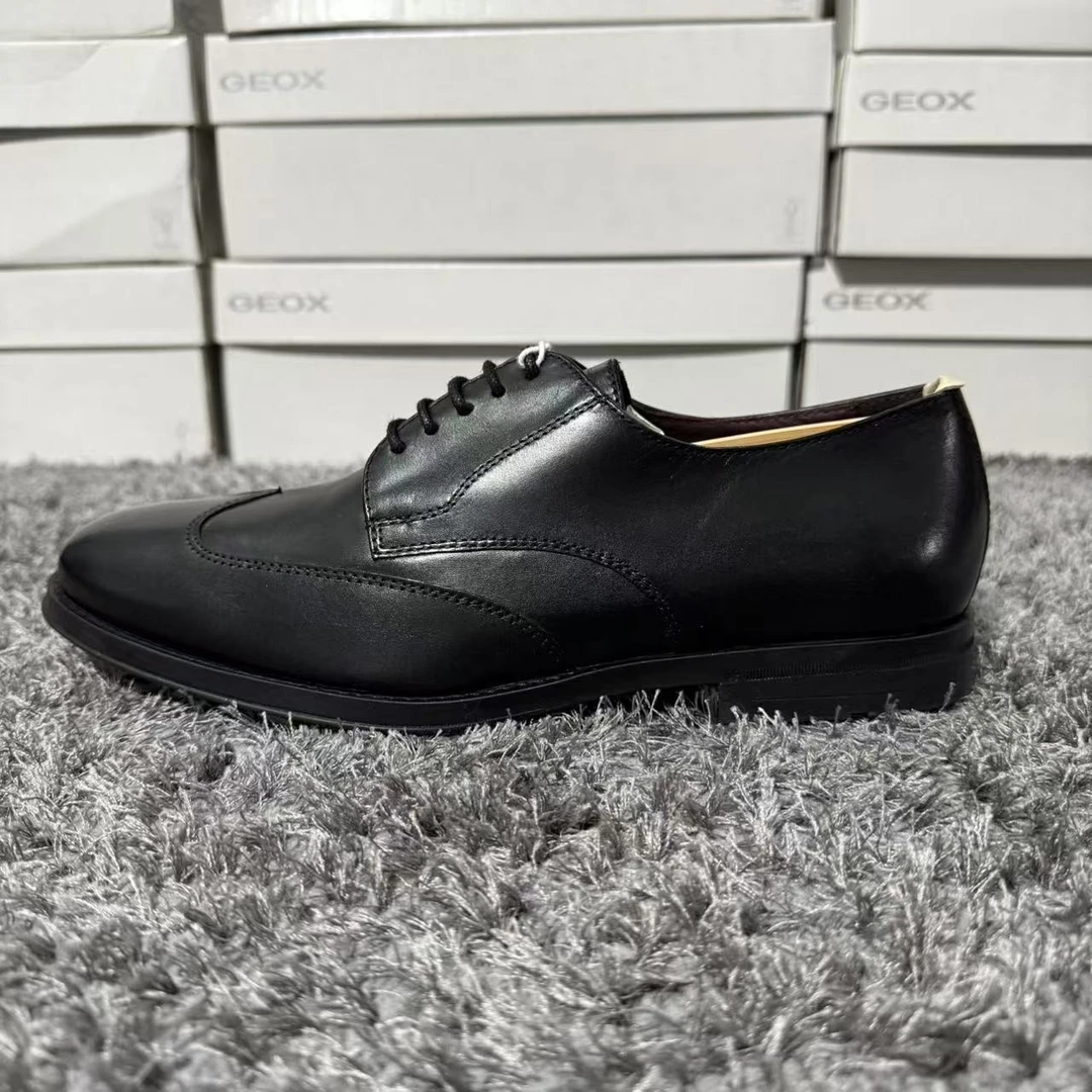 GEOX杰欧适/健乐士U DECIO D低帮头层牛皮皮鞋U36FXD00043C9999