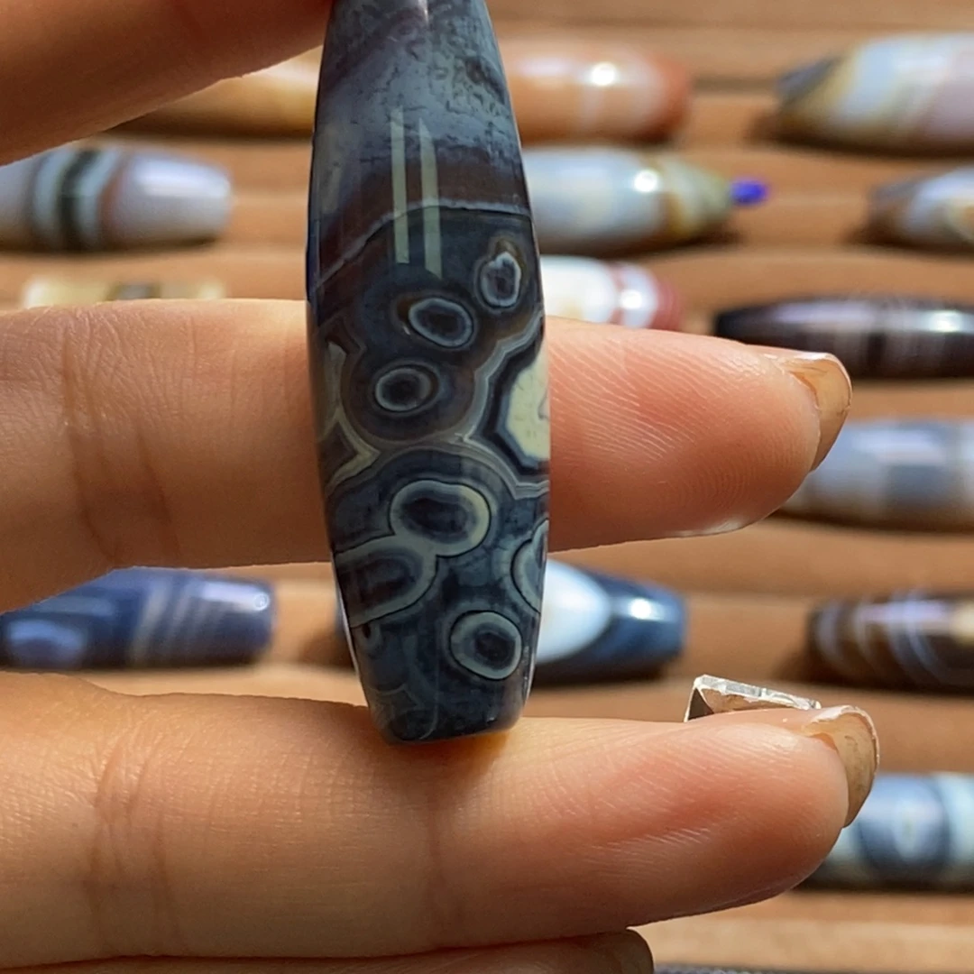 轻***山玛瑙/玉髓未镶嵌颈饰