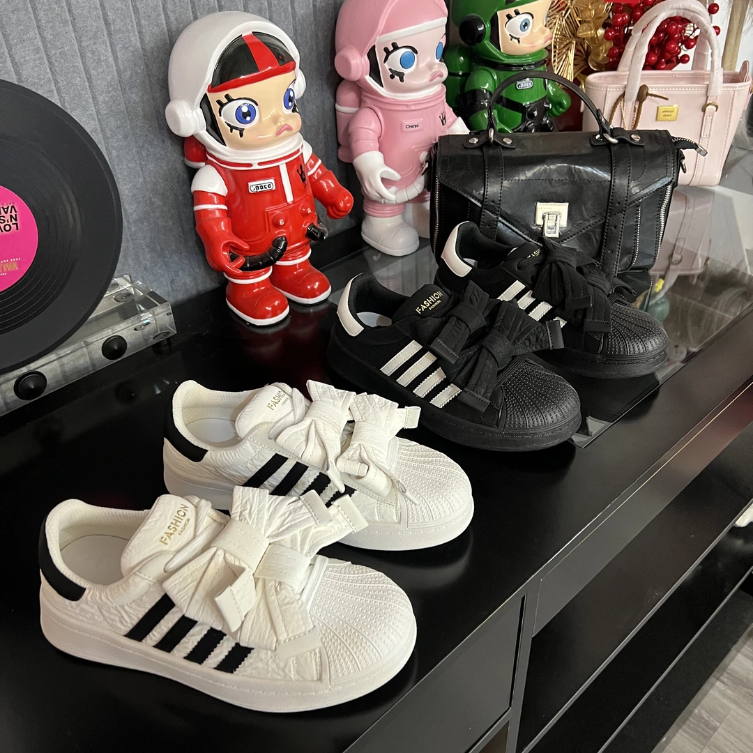 【曼曼】ins风“浮夸大蝴蝶结”休闲板鞋2025春新款运动网红学生女鞋