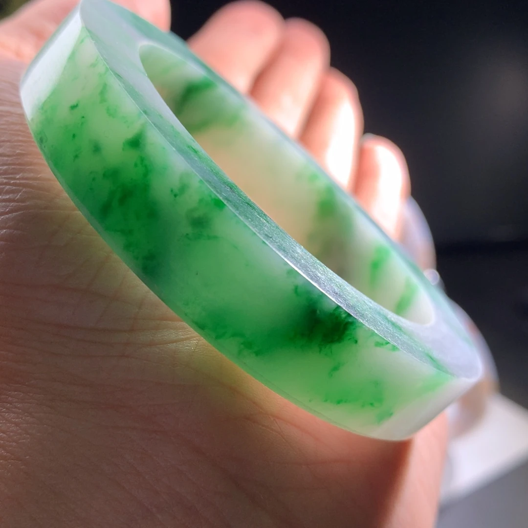 定制翡翠未镶嵌手镯