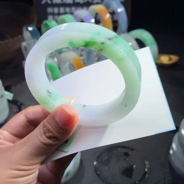 定制翡翠未镶嵌翡翠手镯定制不退不换