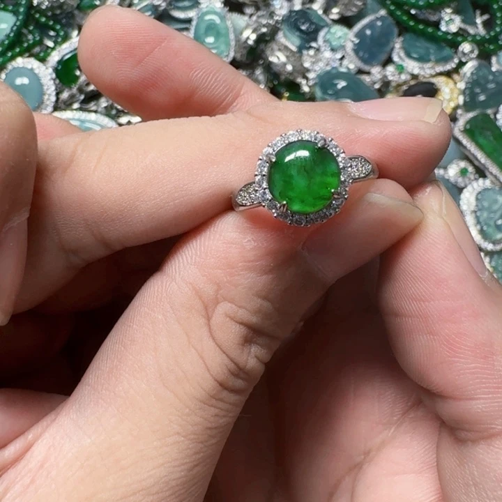 翡翠未镶嵌颈饰天然A货翡翠放漏