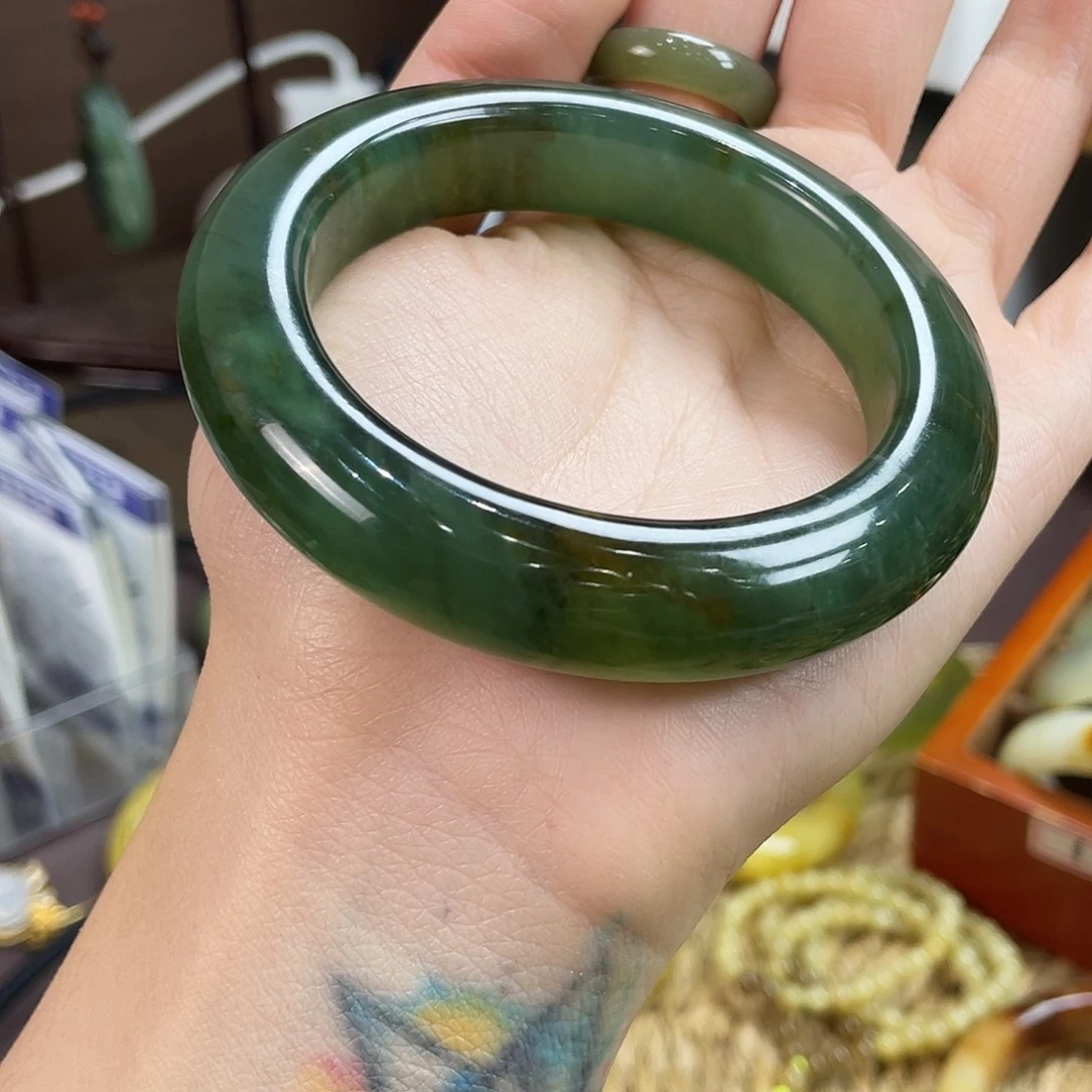 土***～蛇纹石玉未镶嵌手镯