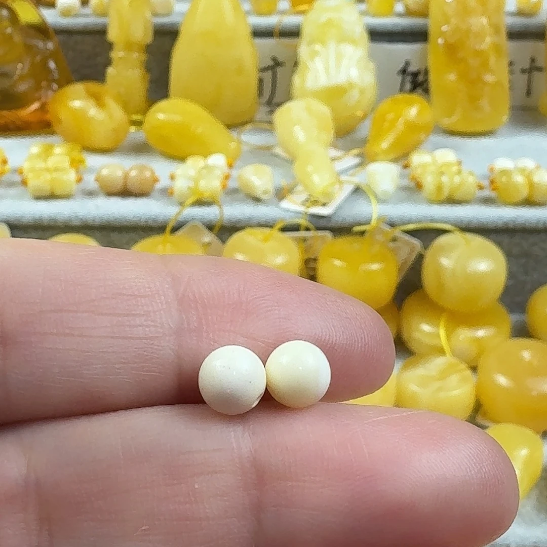 倚***生裸石蜜蜡未镶嵌77