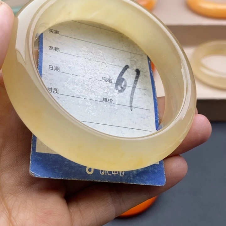 石英质玉未镶嵌手镯