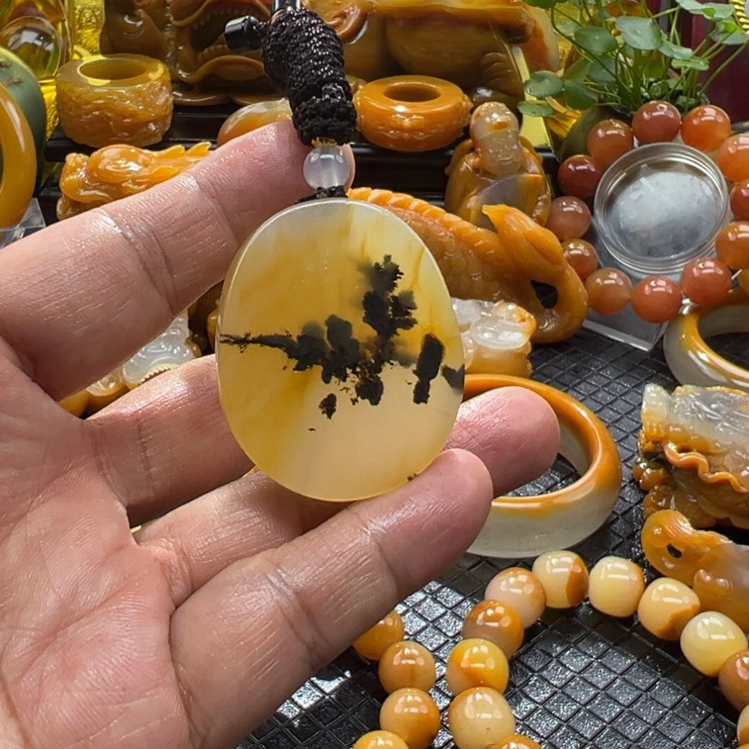 石英质玉未镶嵌颈饰