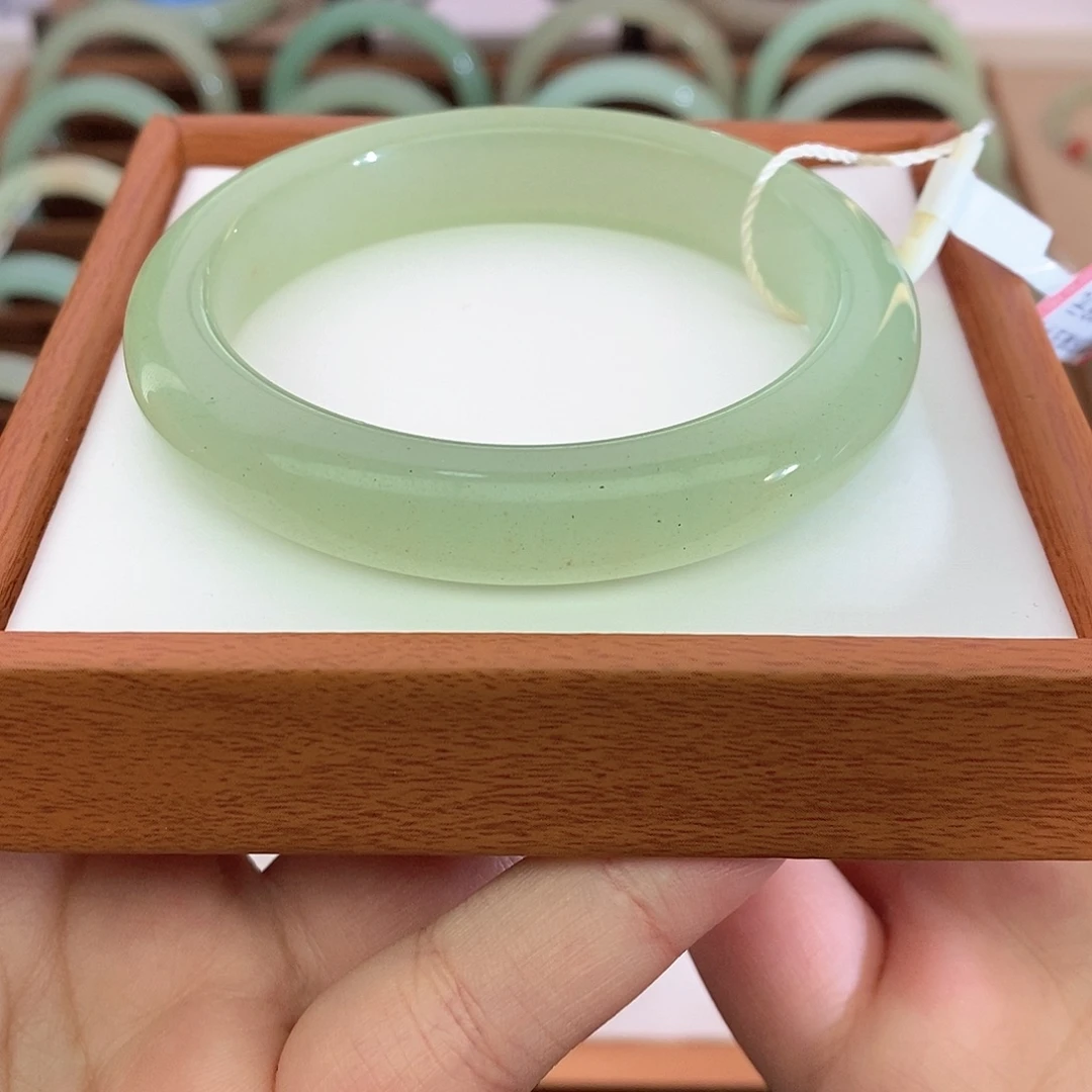 东陵石未镶嵌手镯58