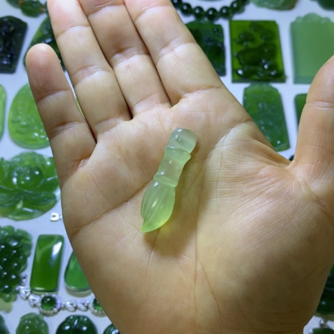 【闪购商品】未镶嵌蛇纹石玉颈饰