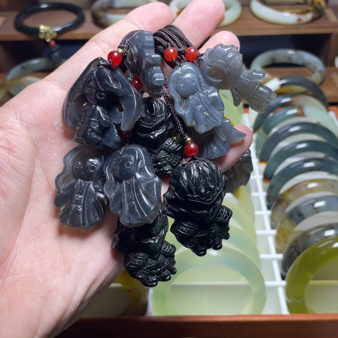 透闪石-蛇纹石玉未镶嵌手镯