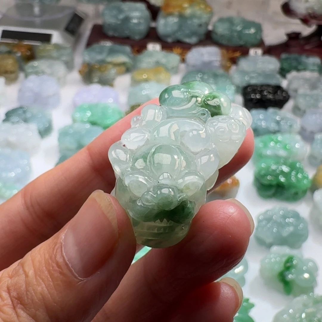 翡翠未镶嵌挂件貔貅