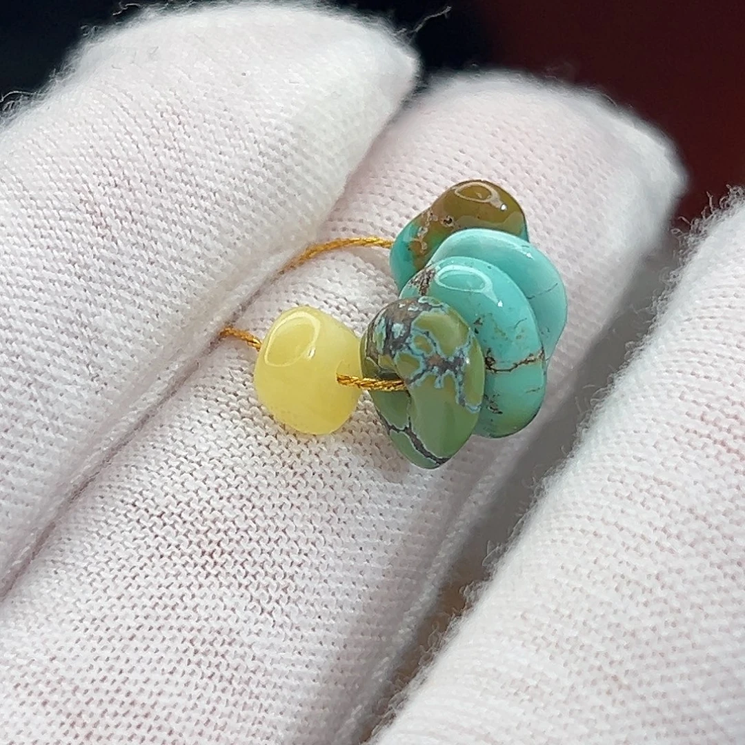 蜜蜡未镶嵌珠宝奇石