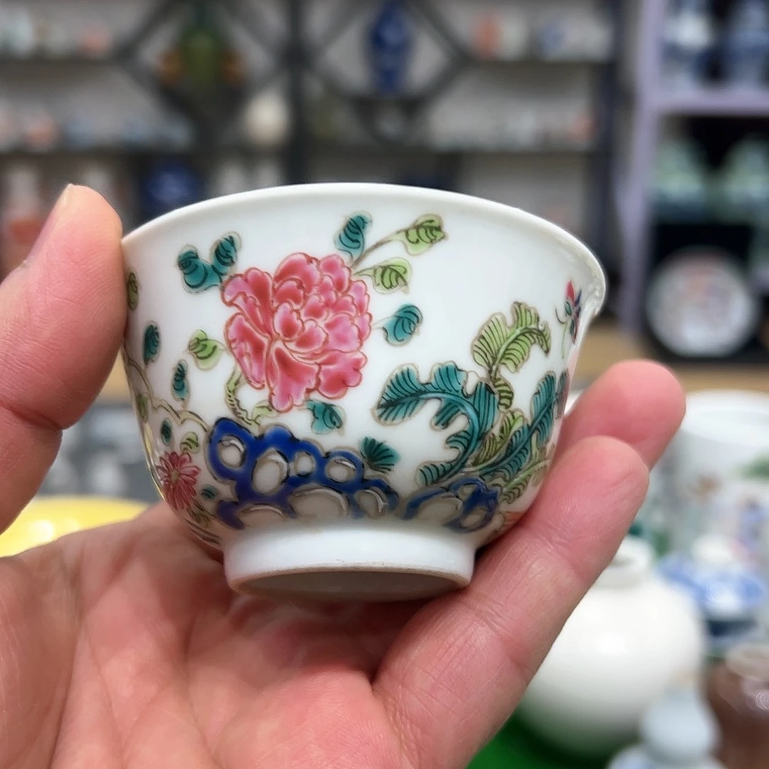 罐南***意粉彩花卉主人杯一只