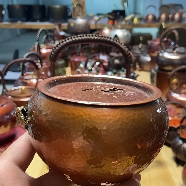 纯手工制作一铜壶浇水