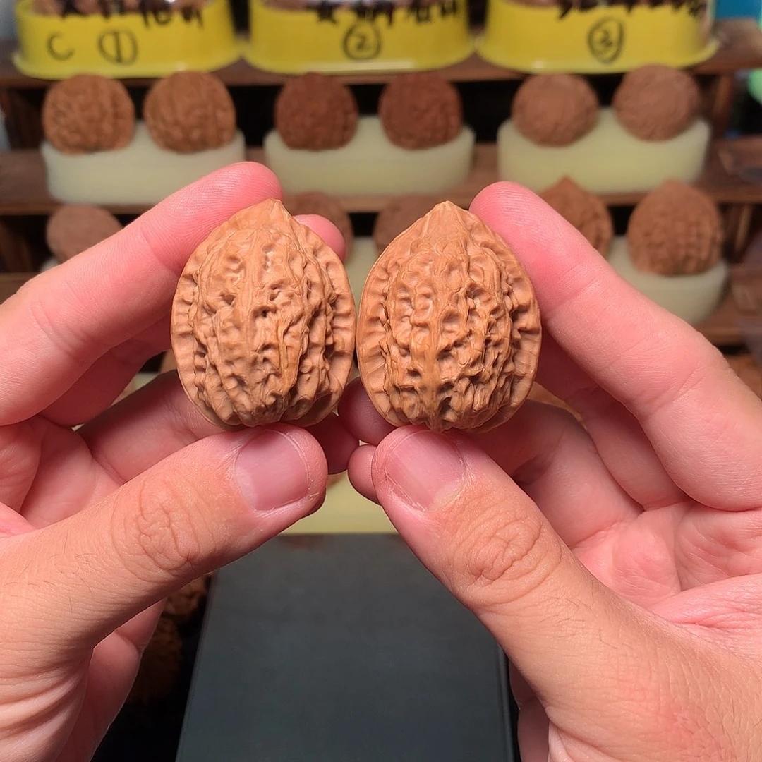 文玩核桃吊坠沈阳鸡心34边35肚43高