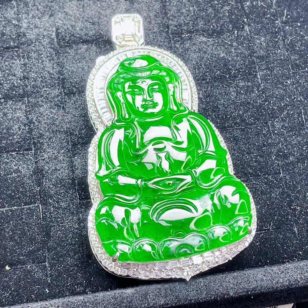 翡翠未镶嵌颈饰70