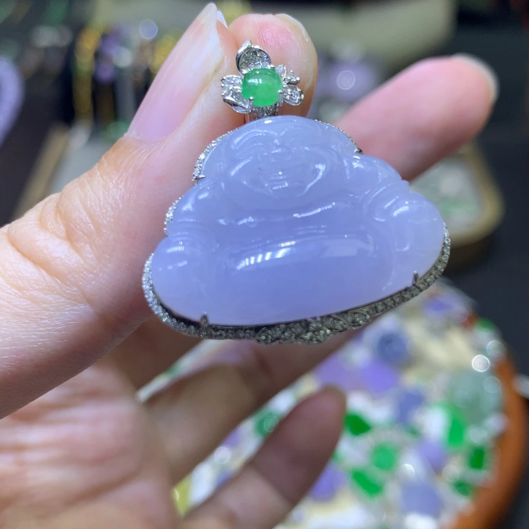 颈饰18K金镶嵌翡翠