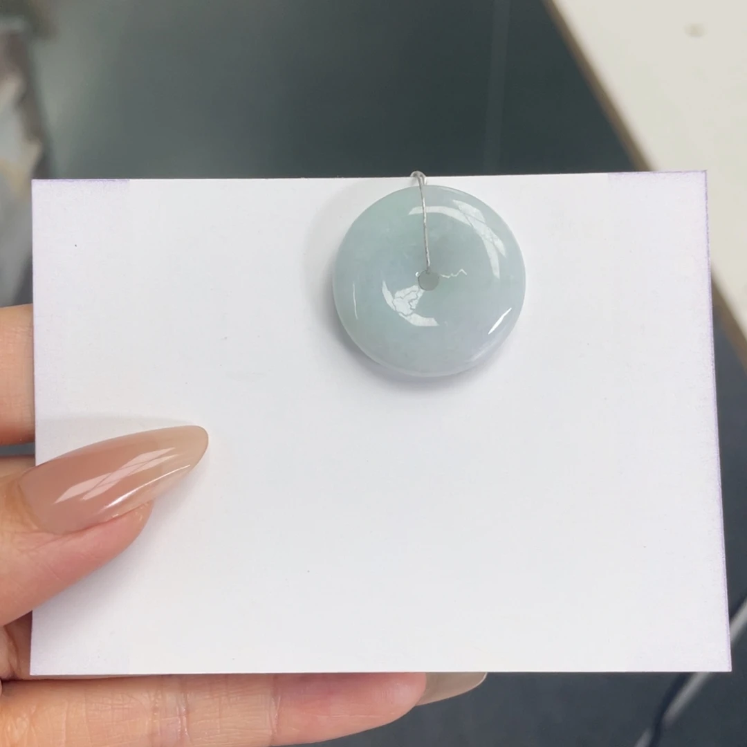 翡翠颈饰未镶嵌平安扣