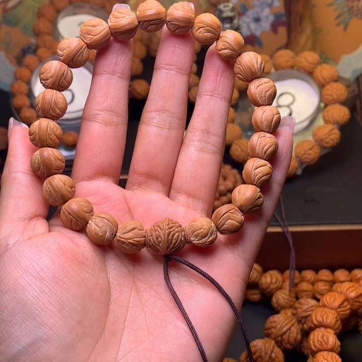 桃核吊坠大**u桃核手持