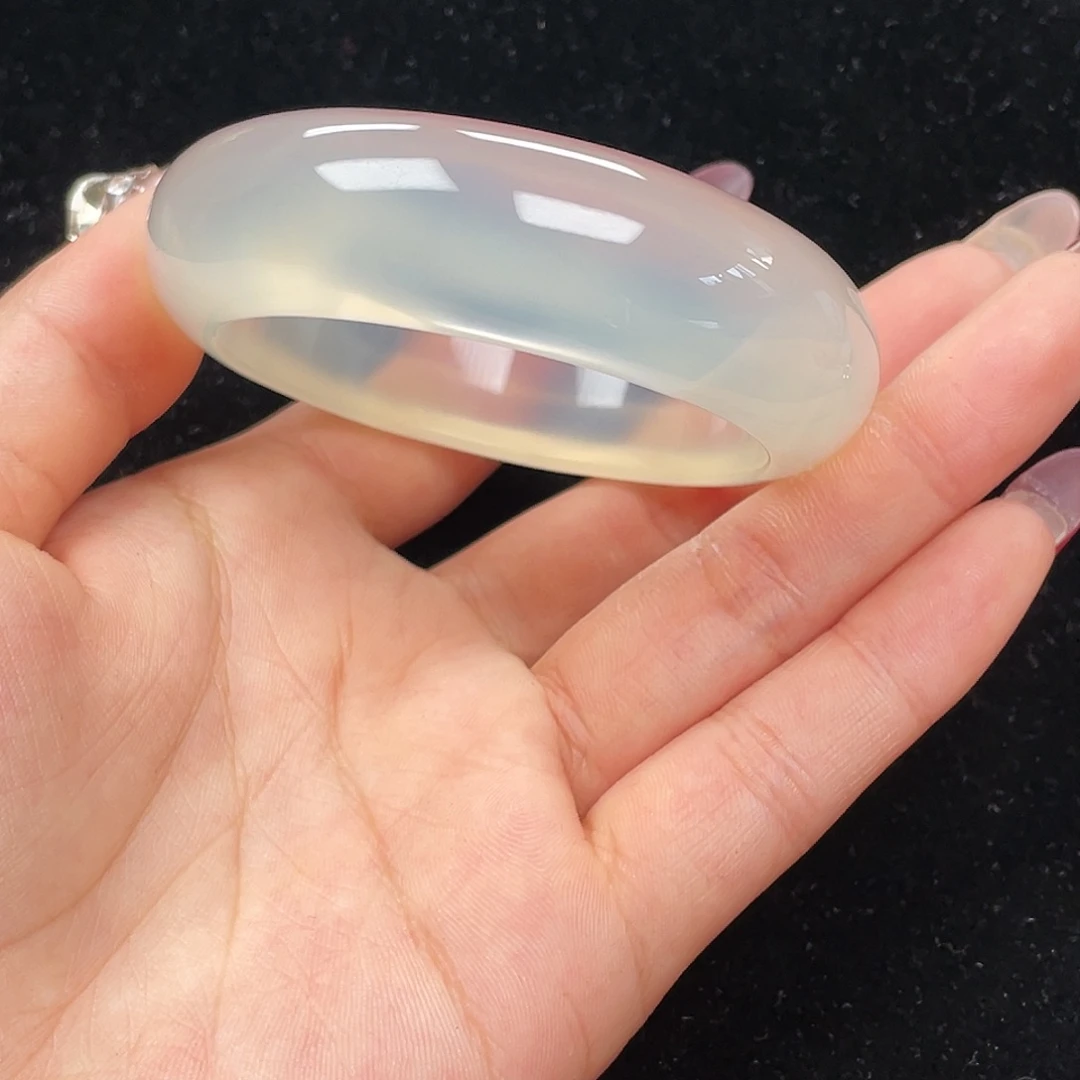 玛瑙/玉髓手镯未镶嵌s*?