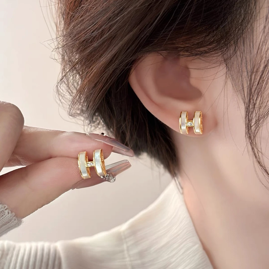 铜合金贝壳耳饰 字母经典耳钉优雅甜美风简约法式耳饰08