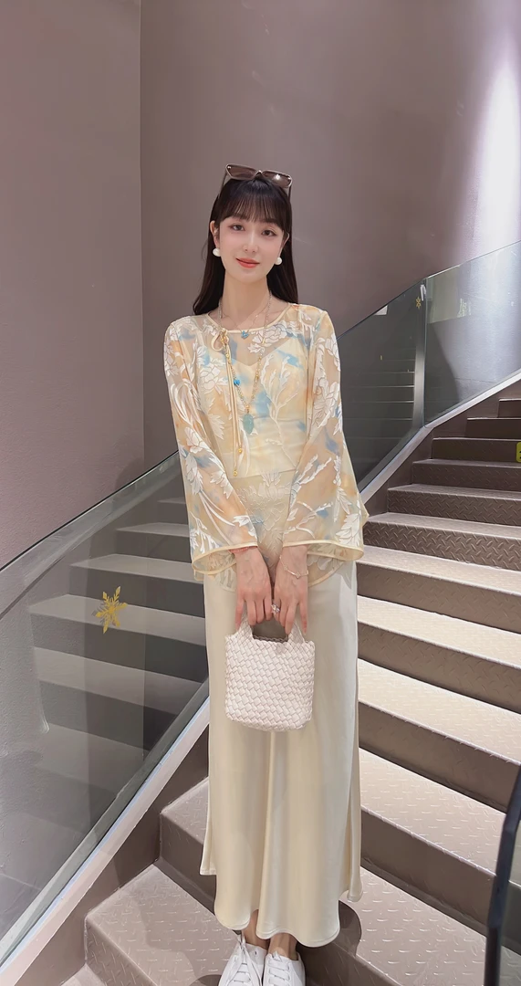 《ELFBOX》新中式时尚夏季宽松圆领中式气质百搭T桖防晒衬衫4856