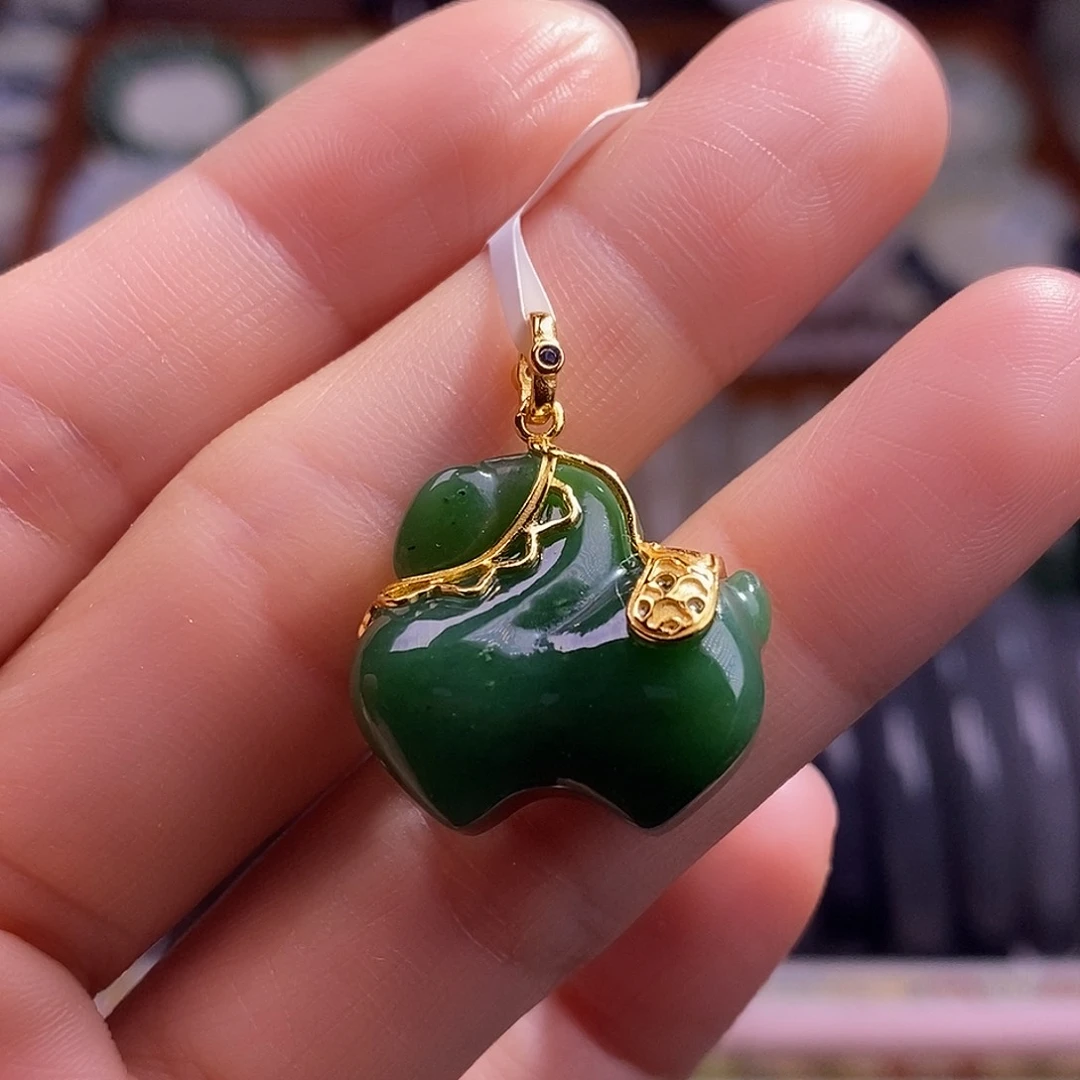 颈饰未镶嵌和田玉碧玉银木马吊坠