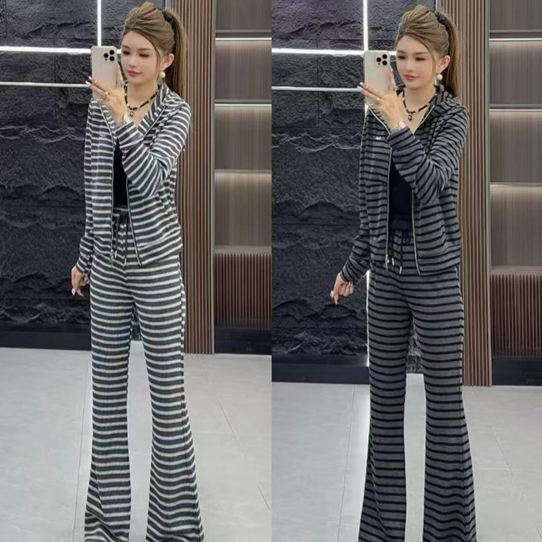 精品0471  时尚横纹连帽上衣 加 微喇长裤 两件套