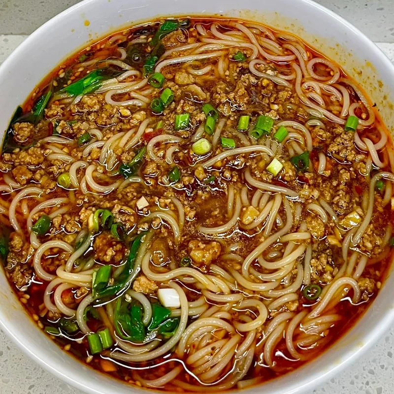 【买4桶送4桶】过桥米线香辣非油炸速食泡面桶装鸡汤过桥米线大桶装