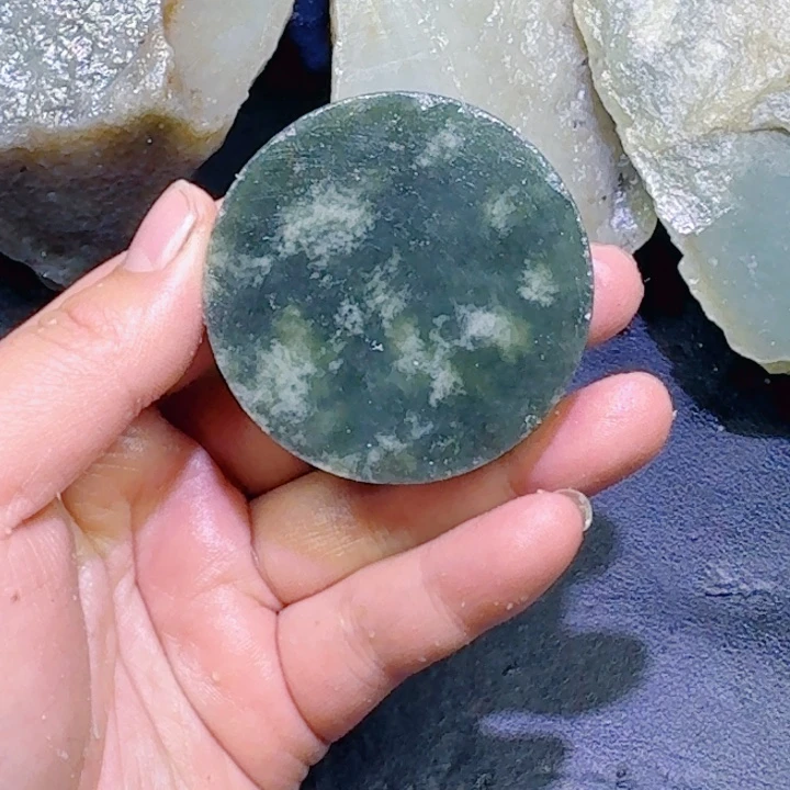 和田玉未镶嵌珠宝半成品