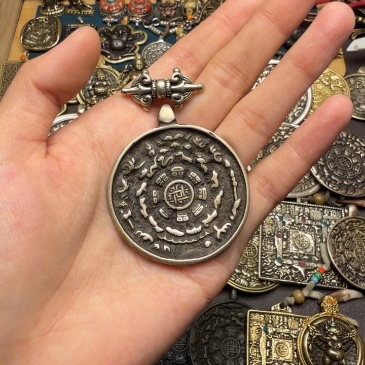 藏传文玩九宫如图