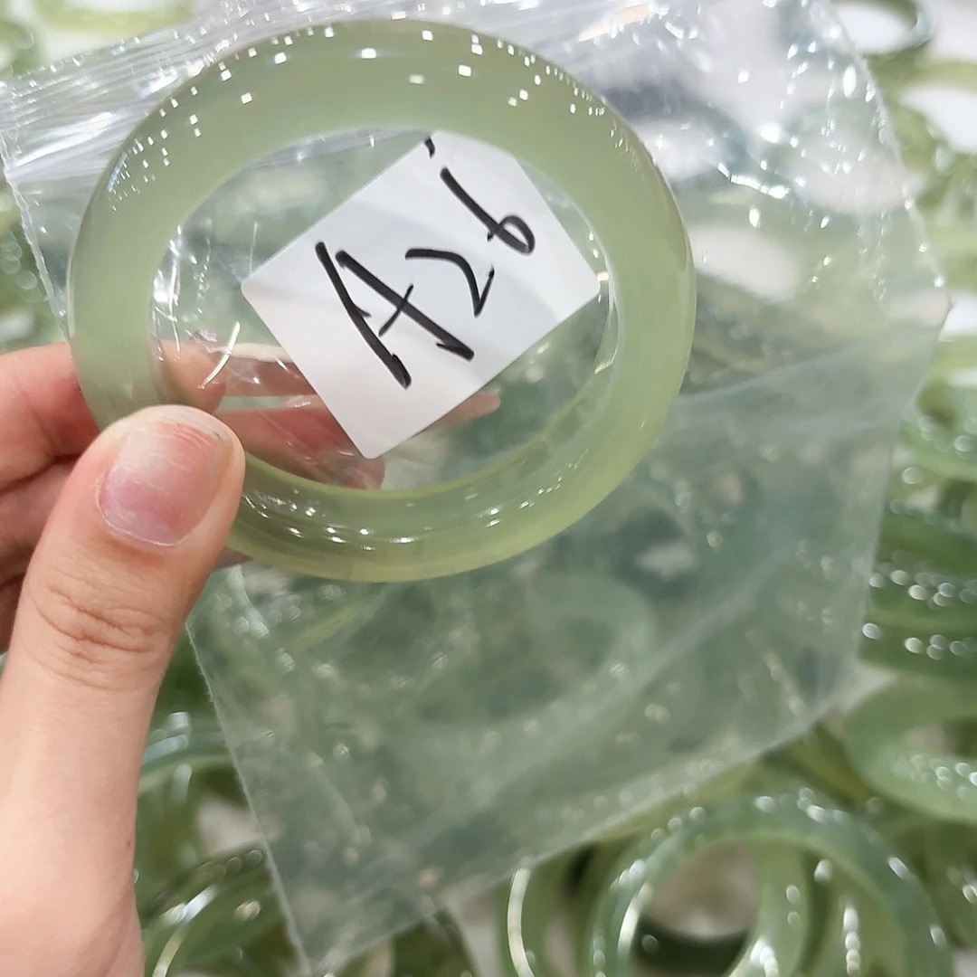 呆***瞟岫玉未镶嵌手镯111