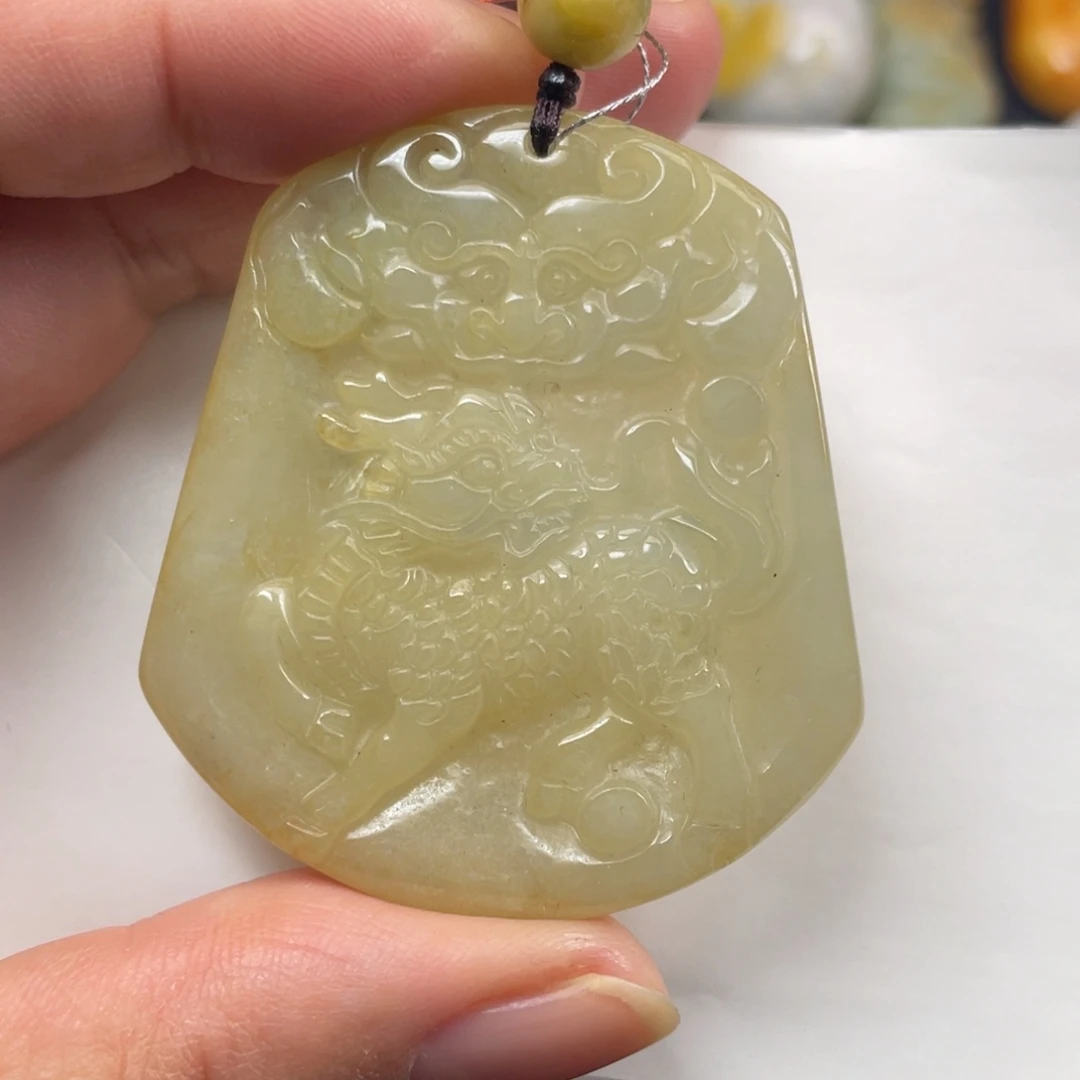 翡翠未镶嵌颈饰翡翠麒麟