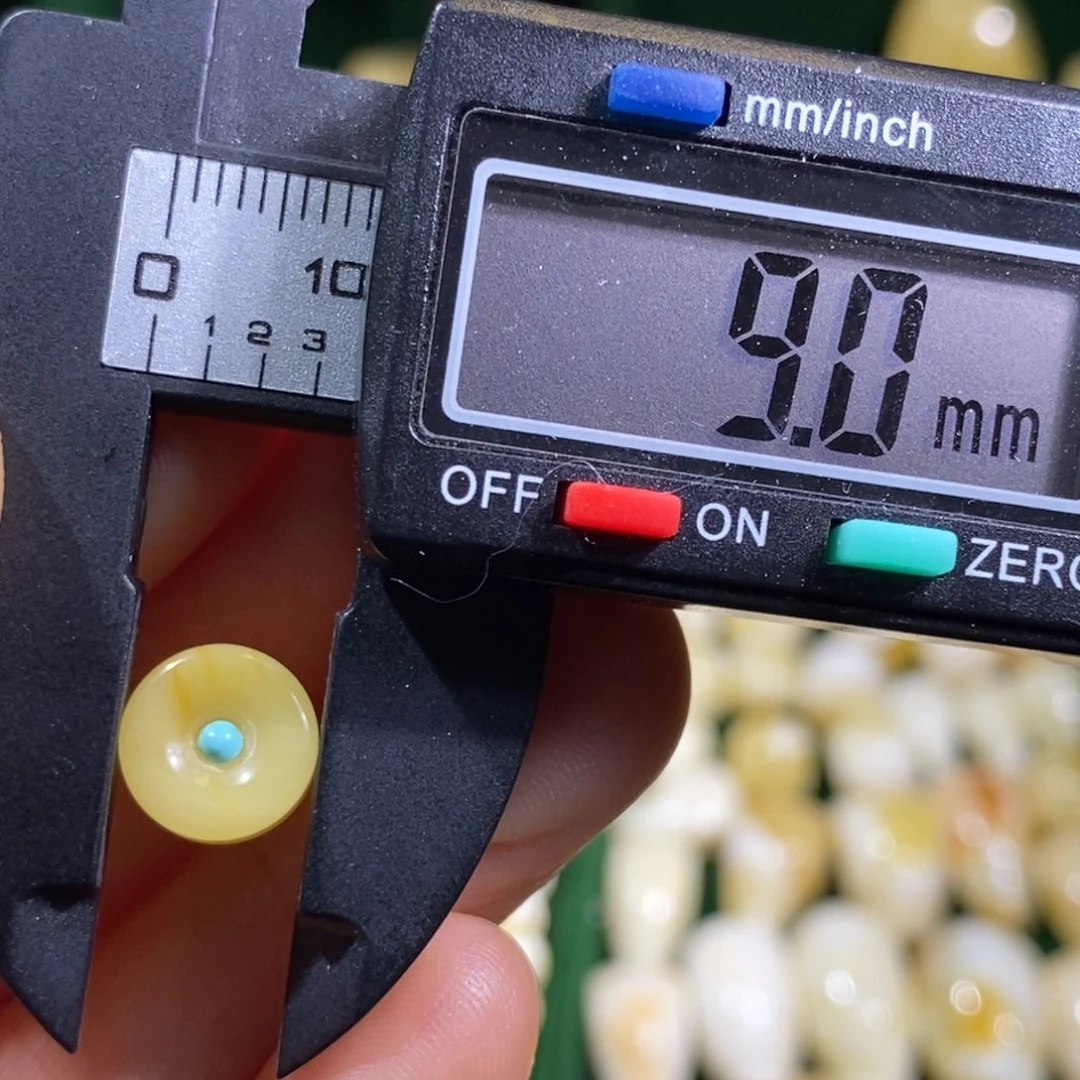 万***清蜜蜡未镶嵌裸石微瑕