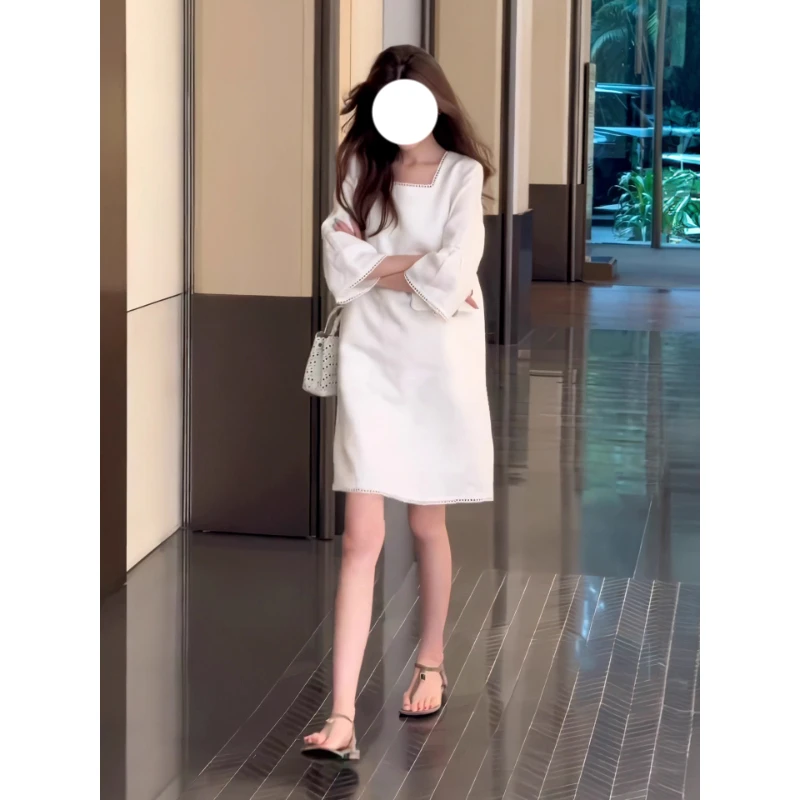 早秋韩系简约时尚高级感超好看白色连衣裙女宽松休闲遮肉显瘦裙子