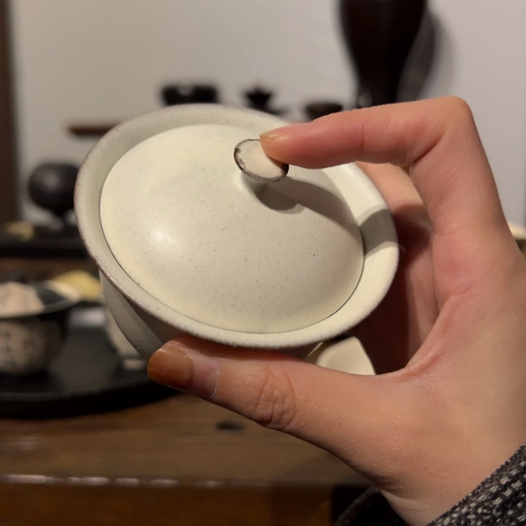 摆件陶瓷。        陶瓷。