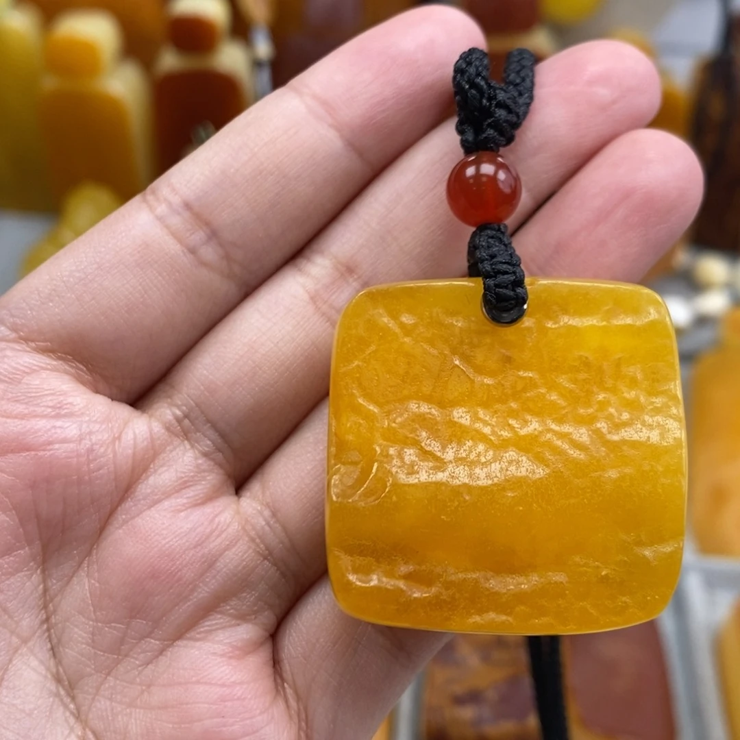 琥珀吊坠(赠链)未镶嵌