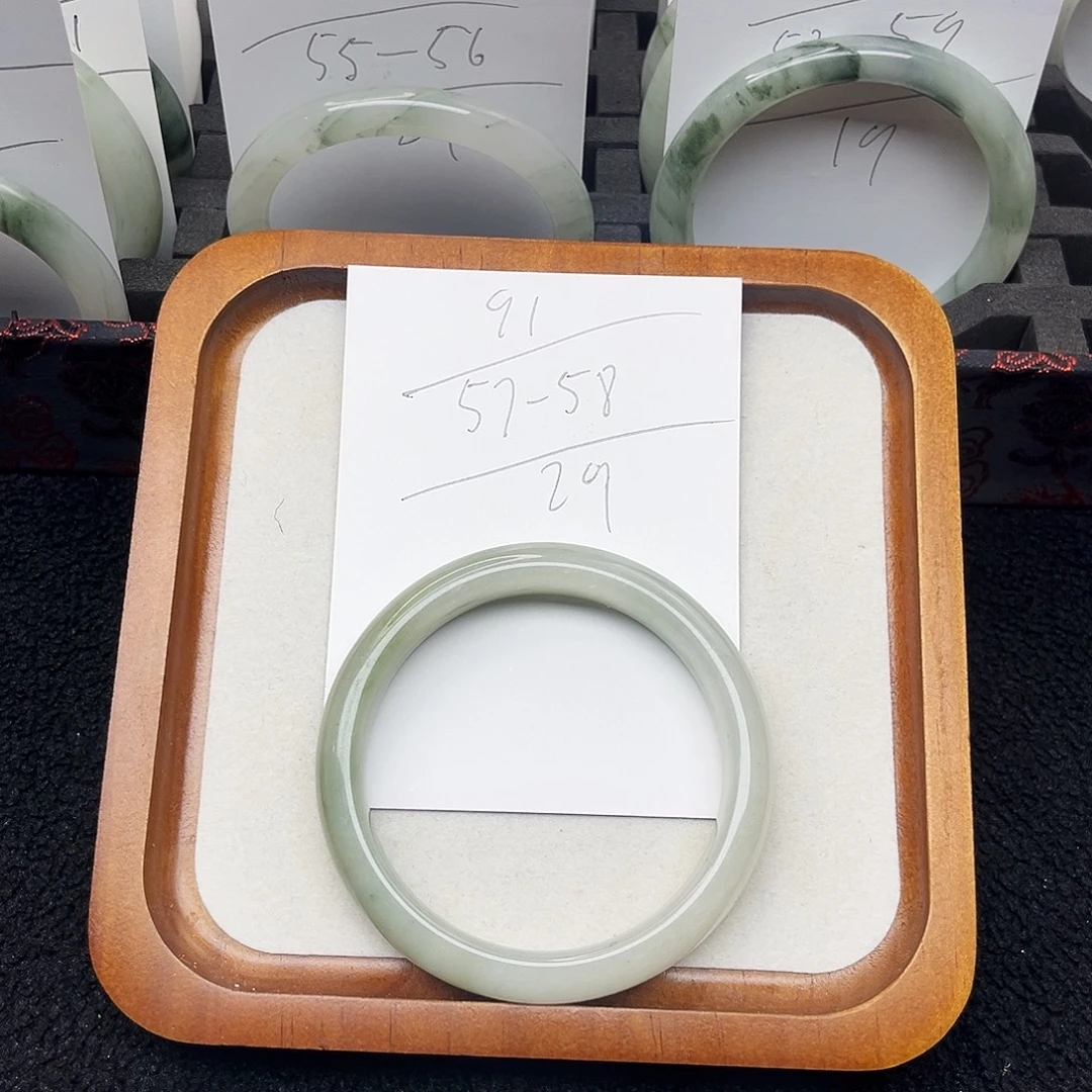 石英质玉未镶嵌手镯91