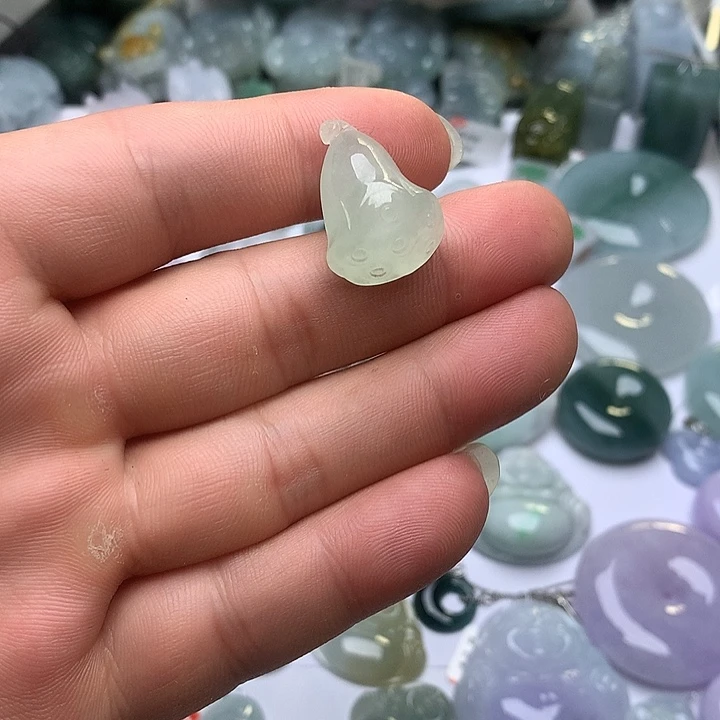 翡翠未镶嵌颈饰天然翡翠