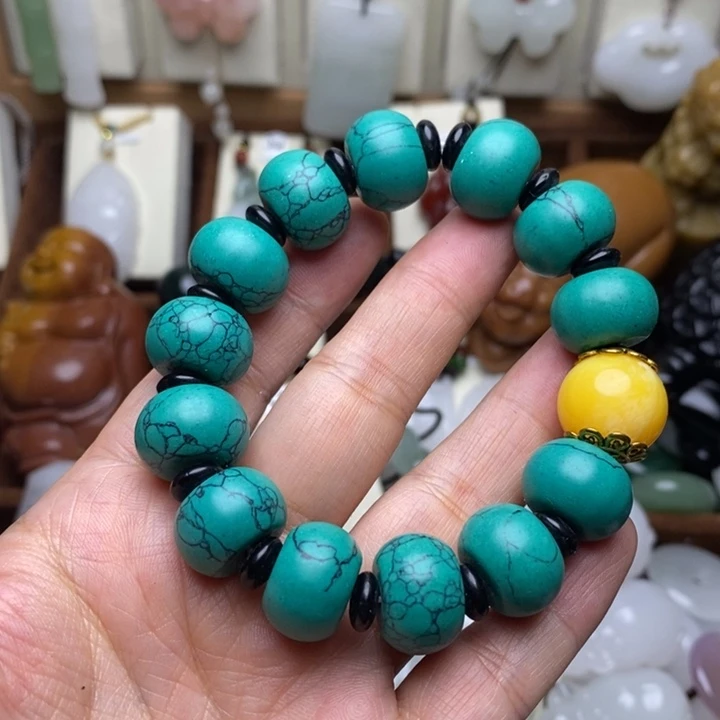 郑***云钠长石玉合金颈饰