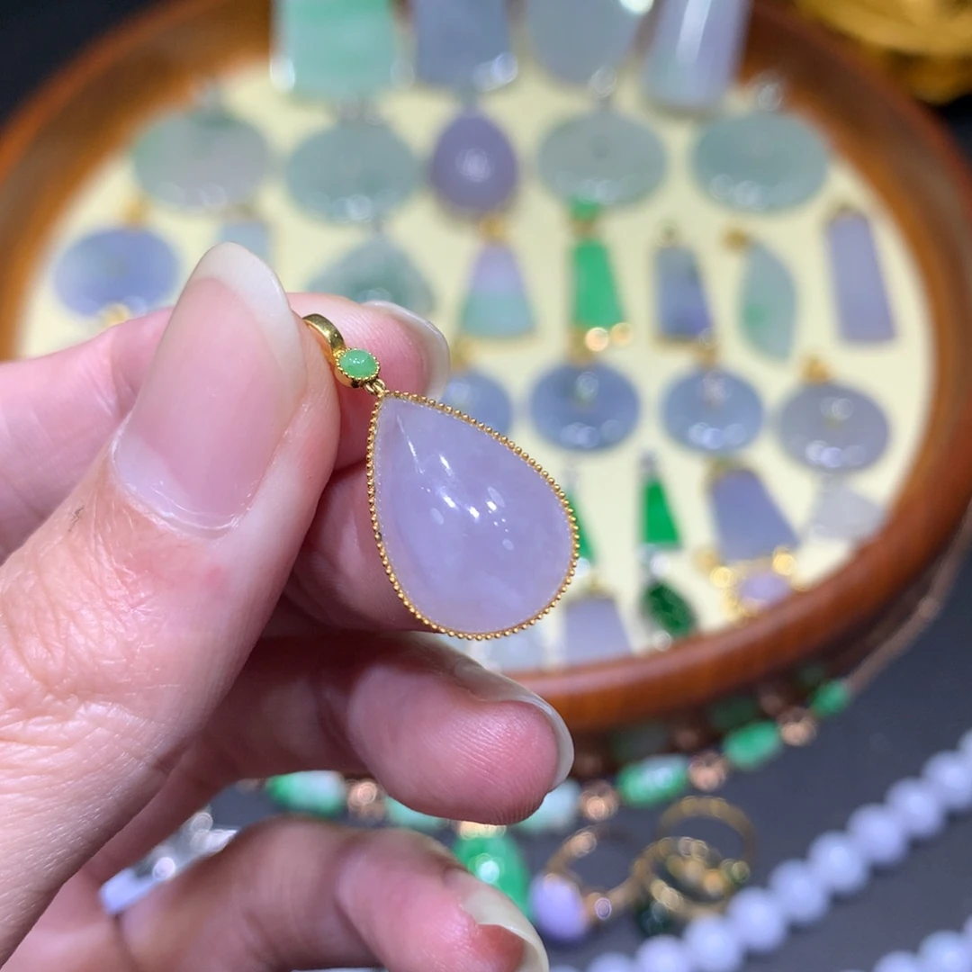 翡翠吊坠(不含链)18K金镶嵌