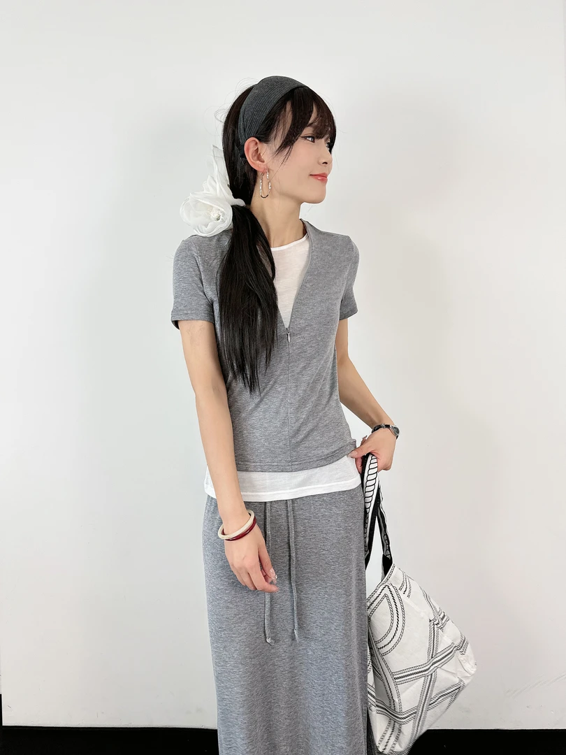 美式2025新款韩版设计感小众针织假两件短袖T恤女显瘦半身裙套装