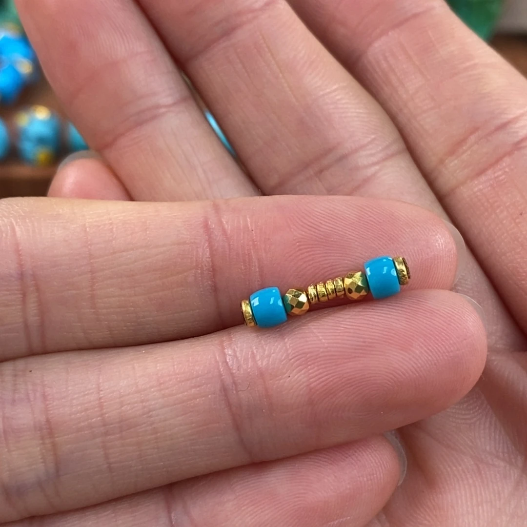 绿松石未镶嵌。万向轴